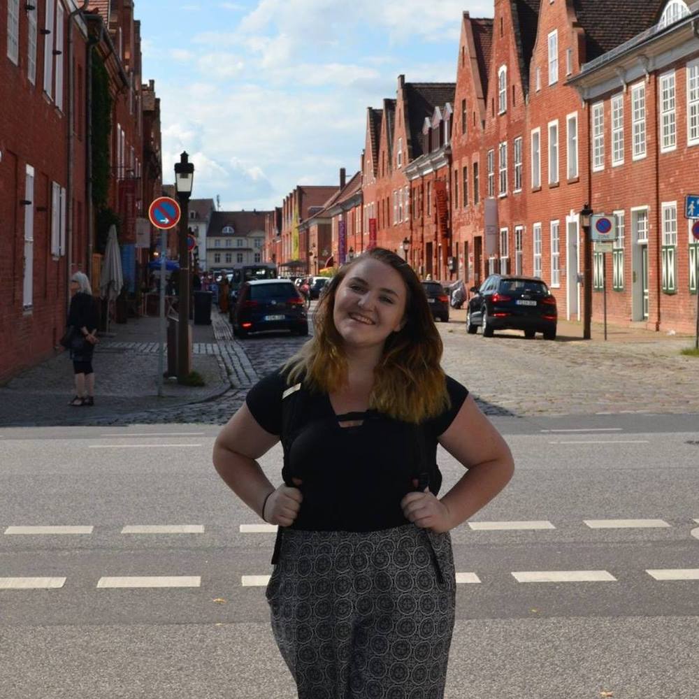 Meet your Posher, Isabel